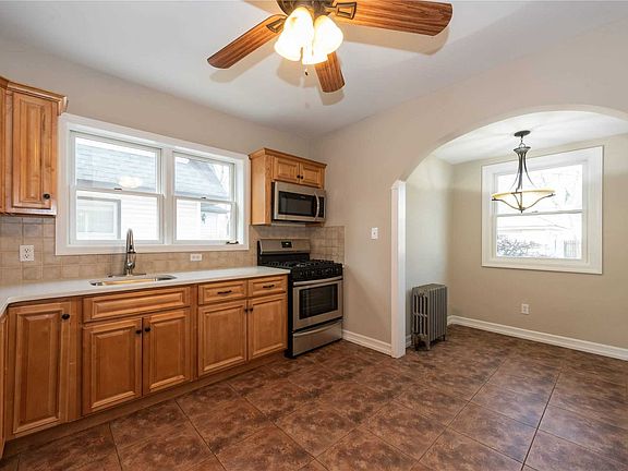 3rd image of 243 Brown Ave