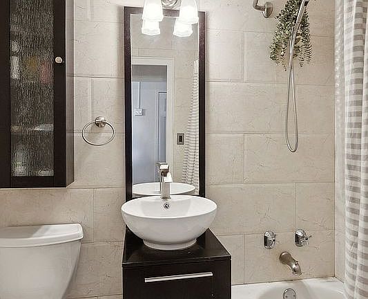 5th image of 70 La Salle St APT 19E