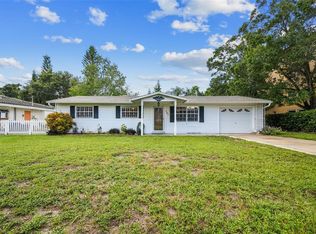 202 Twin Lake Dr, Belleair Bluffs, FL 33770