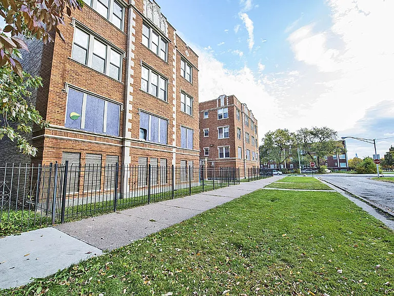 3600 W Franklin — Photo 44