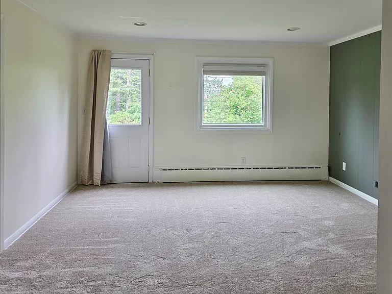 114 W Buffalo St — Photo 12