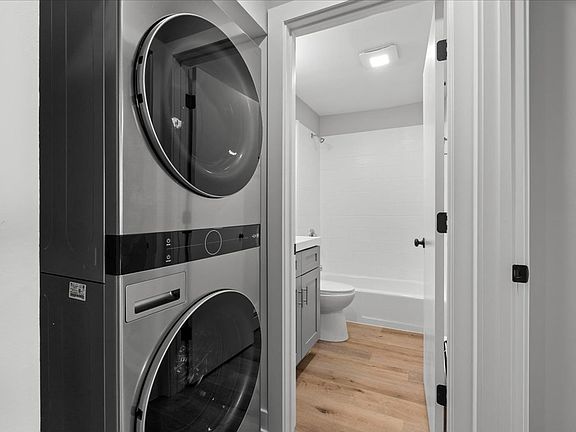 5th image of 1000 E Orchard St APT 202