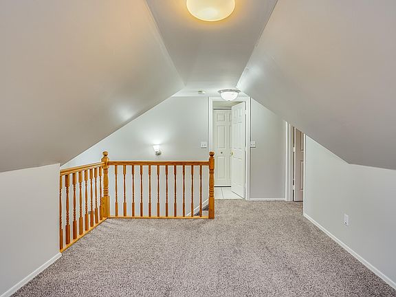 3rd image of 609 E Dora Cir