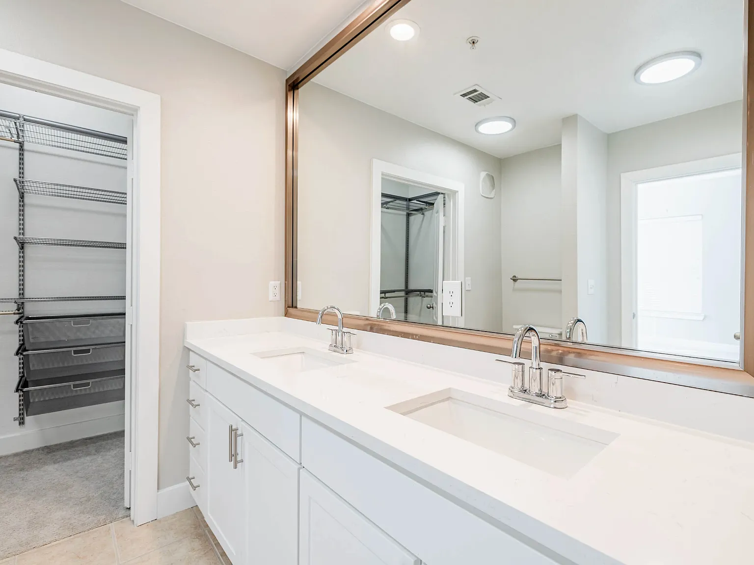 2 bed, 2.5 bath, 1635 sqft, $2,570 — Photo 4