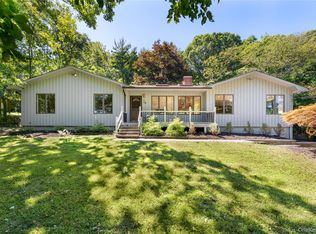 60 Valentine Rd, Shoreham, NY 11786