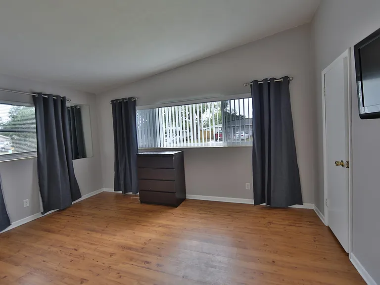2038 Ivy Pl — Photo 9