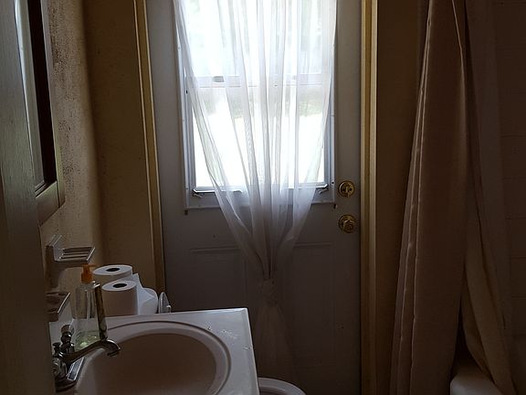 3rd image of 5728 Dogwood Dr