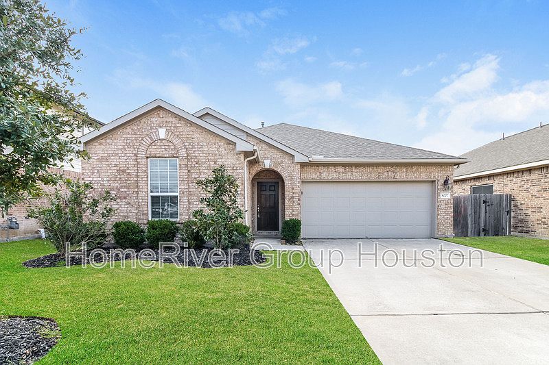 1st image of 8007 Wood Hollow Dr