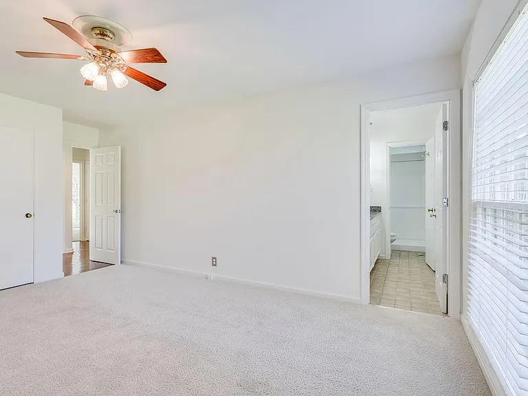 313 Abbey Ln — Photo 16