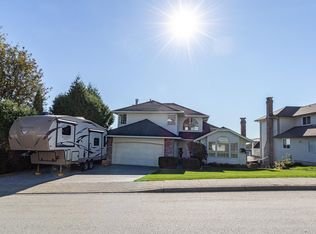 2658 Delahaye Dr, Coquitlam, BC V3B 7E7