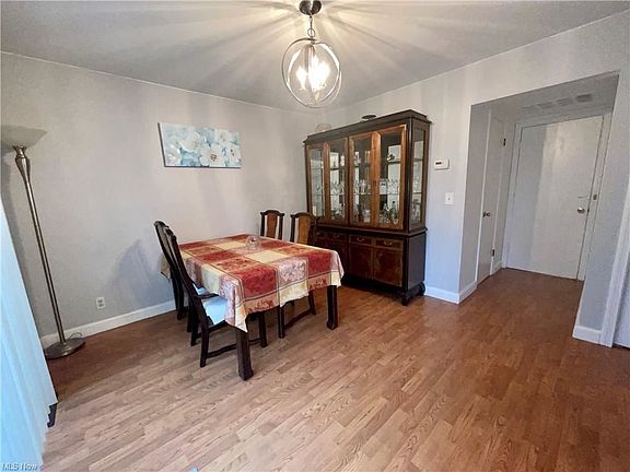 5th image of 108 Gaslight Ln #108G