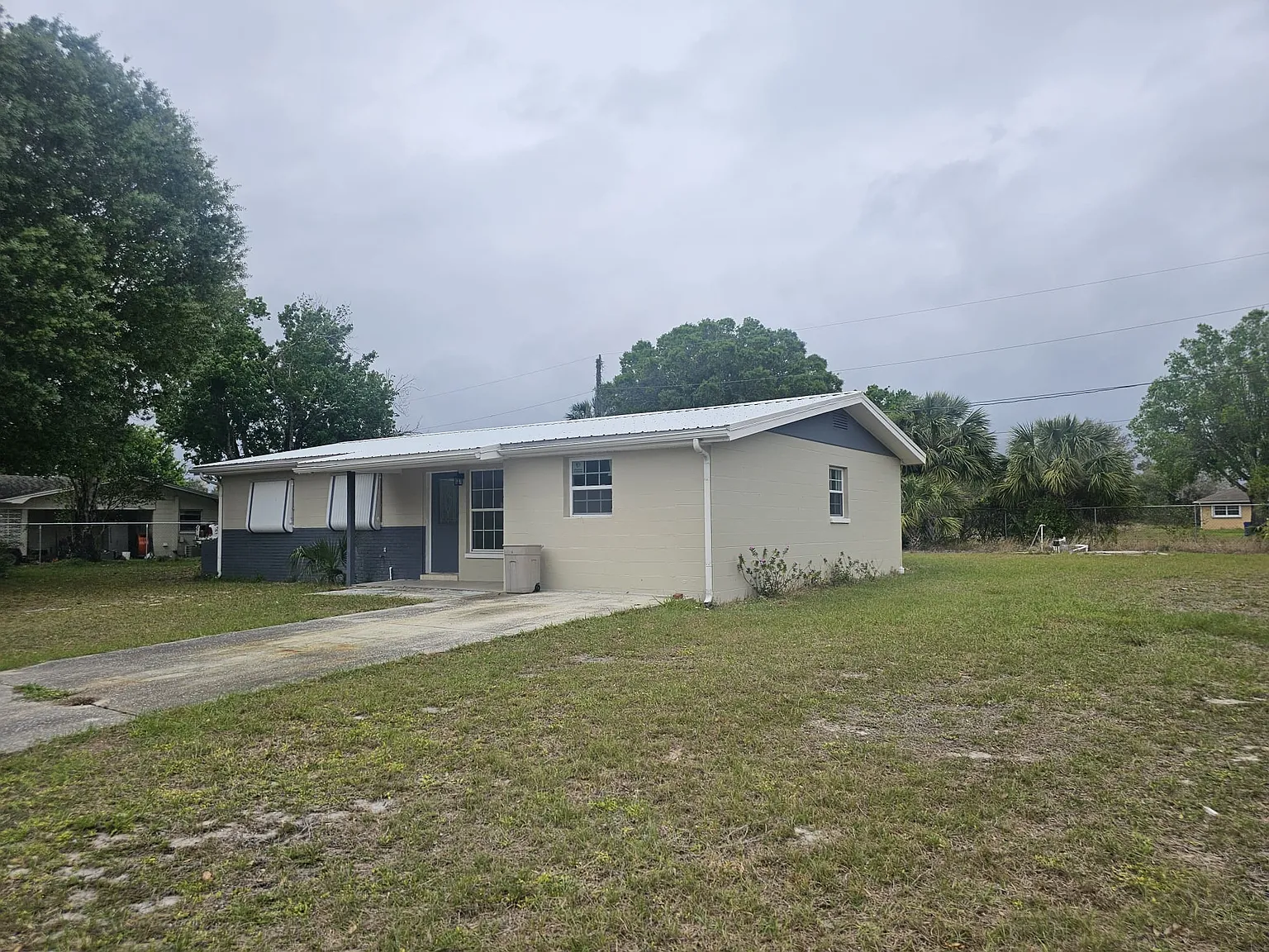 Knight Ave, Sebring — Photo 1