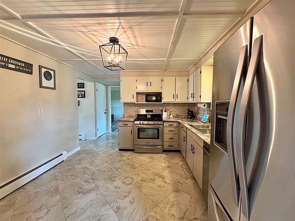 5th image of 3304 Regis Dr