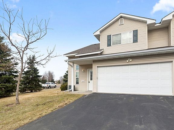 3rd image of 166 Bridgewater Trl