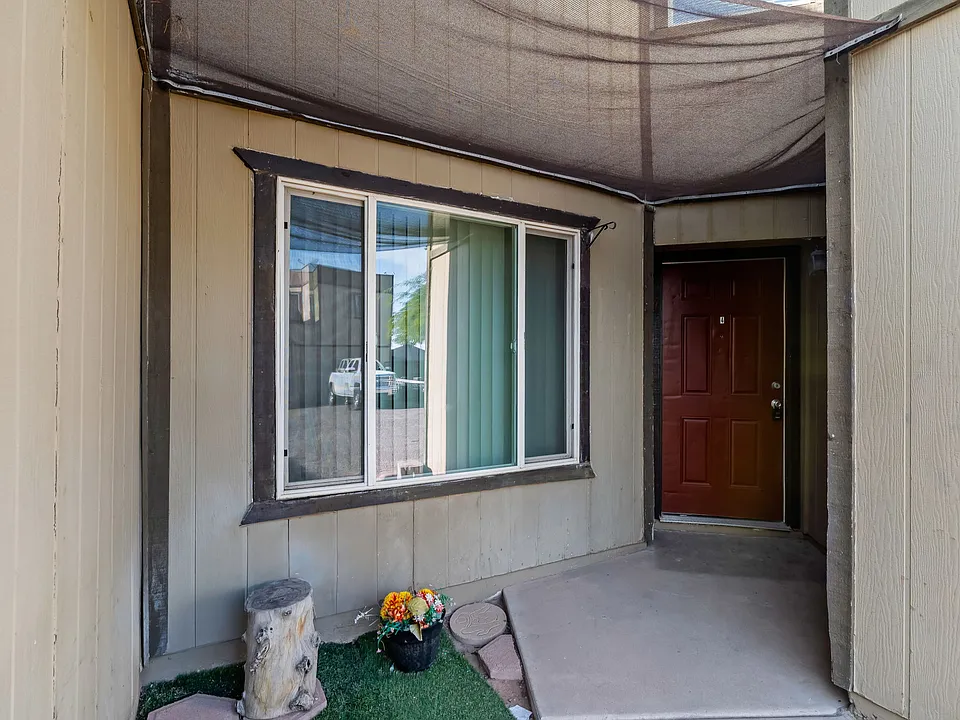 3-web-or-mls-1742 E Pepper Cir Apt 4--34_12132024