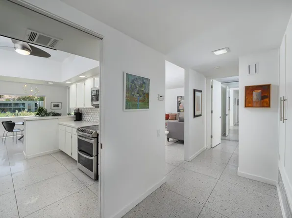 519 Desert Lakes Dr, Palm Springs, CA 92264