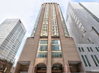 55 Centre Ave #605, Toronto, ON M5G 2H5