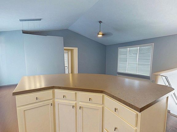 5th image of 2308 Mary Beth Ln