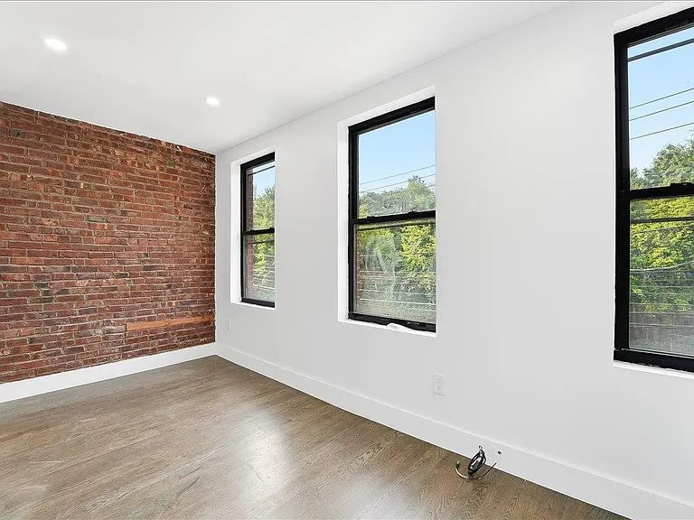 216 6th St #2 — Photo 9