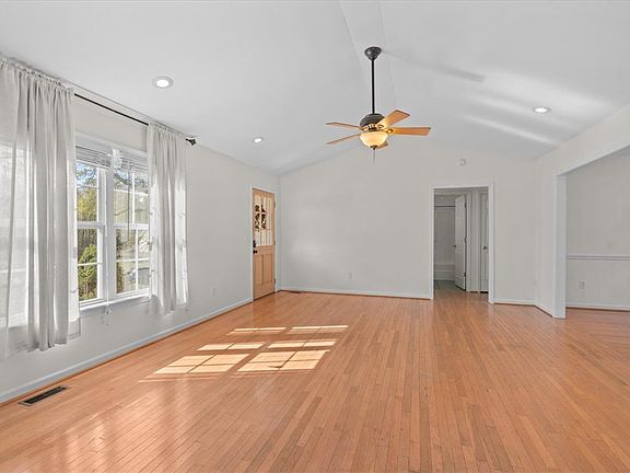 5th image of 102 Leland Heights Dr