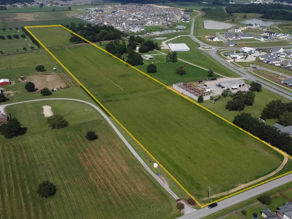 435 N Larriviere Rd, Youngsville, LA 70592