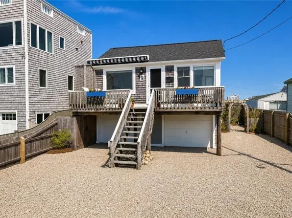 11 Brecka Dr, Narragansett, RI 02879