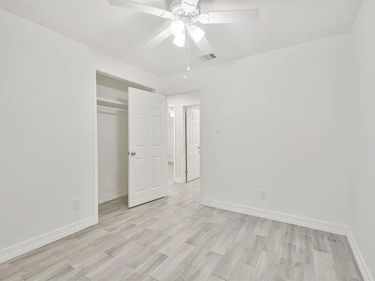 7623 Yellow Pine Dr — Photo 33