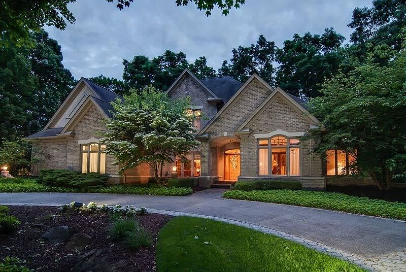 2nd image of 1243 Twelve Oaks Ct