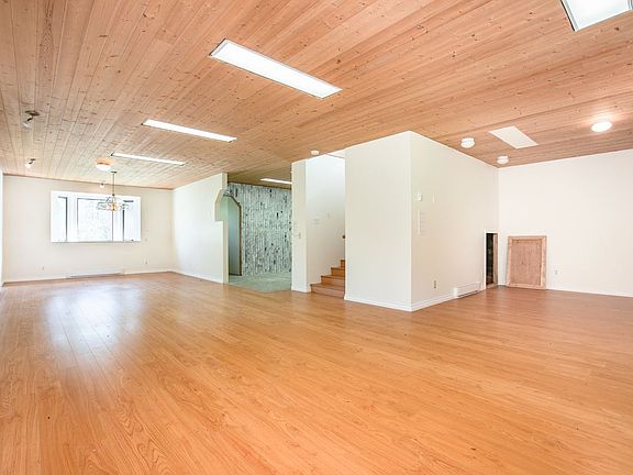 5th image of 25323 20th Ave