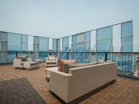 4th image of 500 Hull St #124