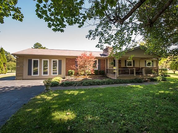 2nd image of 210 Marca Dr