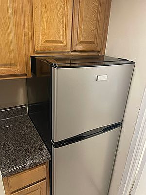 2nd image of 408 E 88th St APT 1B