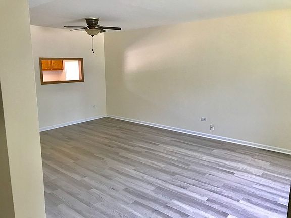 3rd image of 224 W Park Ave