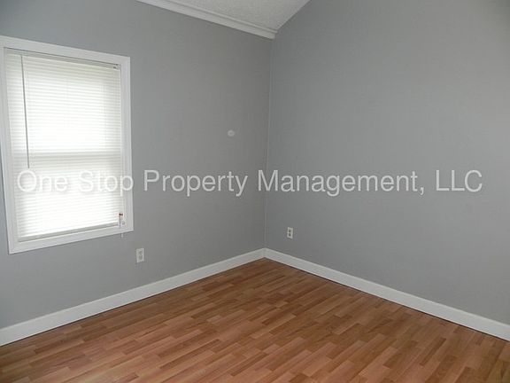 3rd image of 1541 E Mechanic Ave