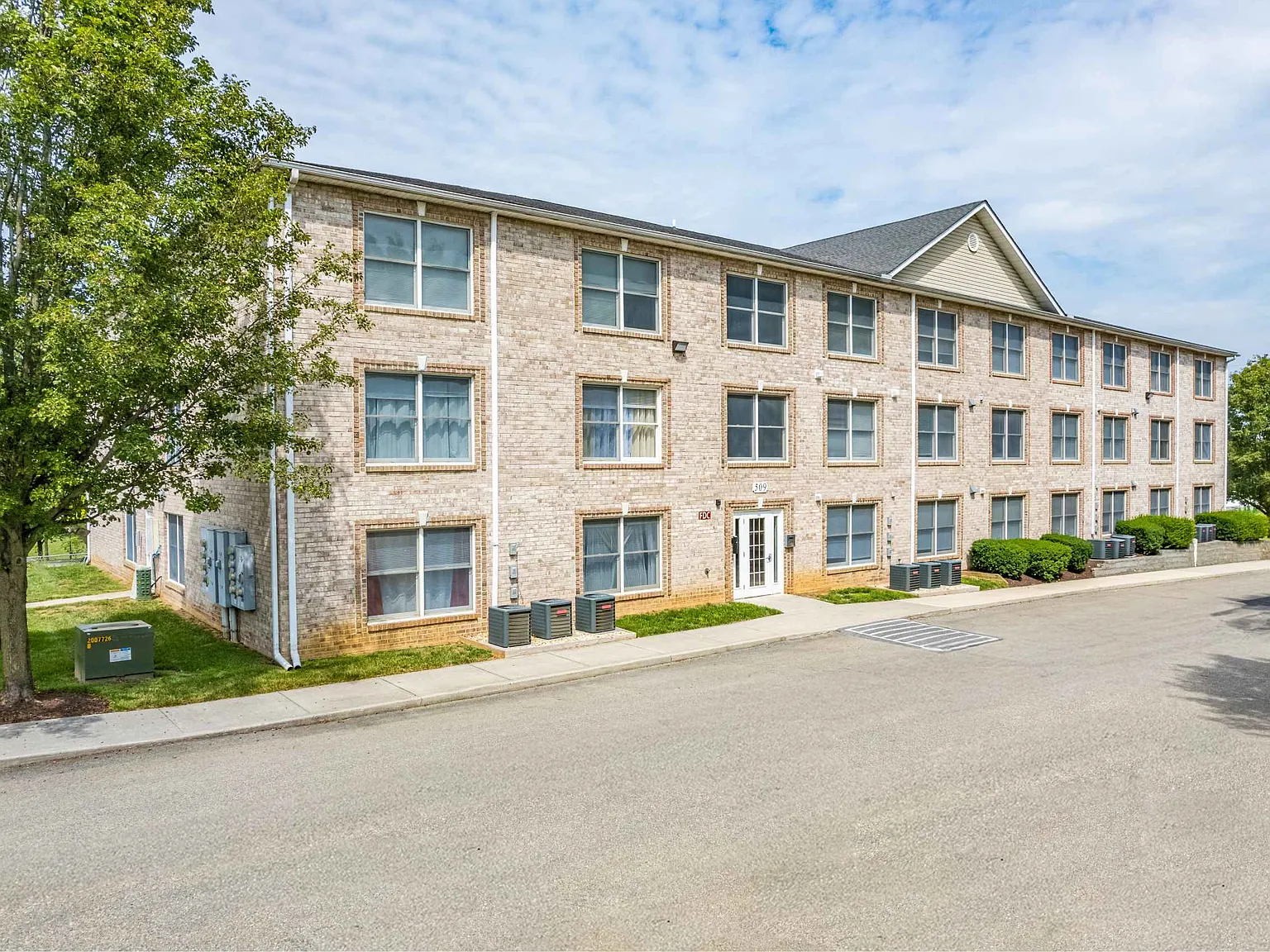Parkview Place — Photo 1
