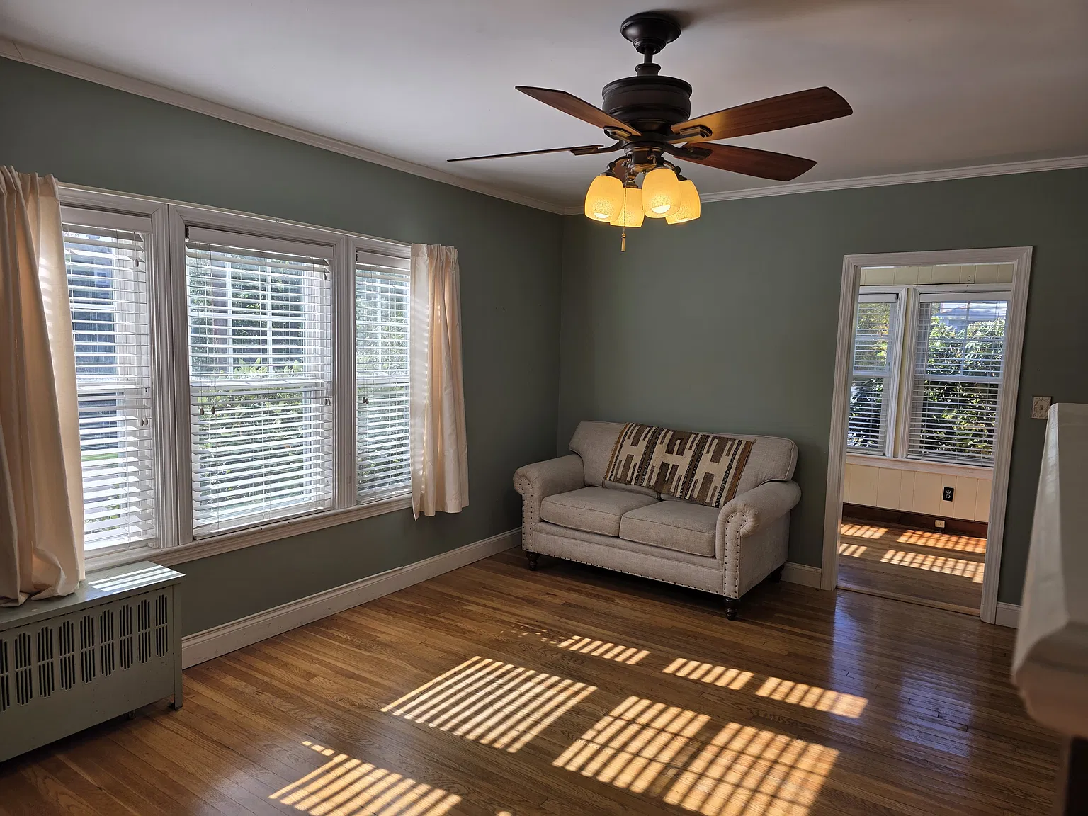 3 bed, 1.5 bath, 1544 sqft, $2,800 — Photo 2