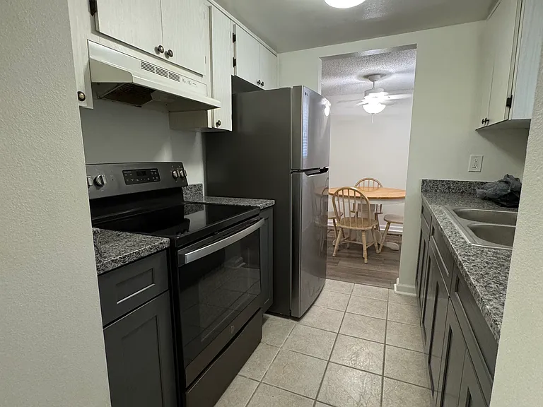 8440 Old Post Rd #102 — Photo 11