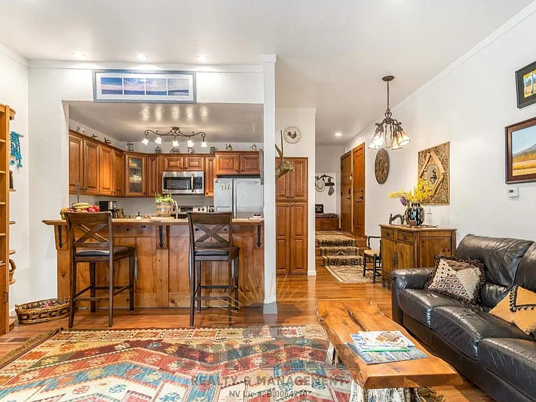 807 Alder Ave #13 — Photo 1