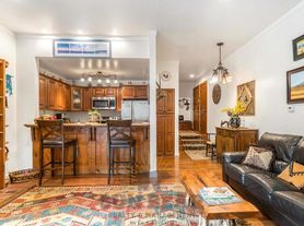 807 Alder Ave