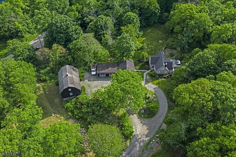 1st image of 373 Green Rd