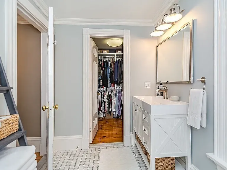 38 Salem St #B — Photo 4