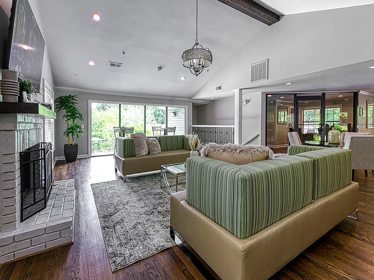 Forest Glen — Photo 14