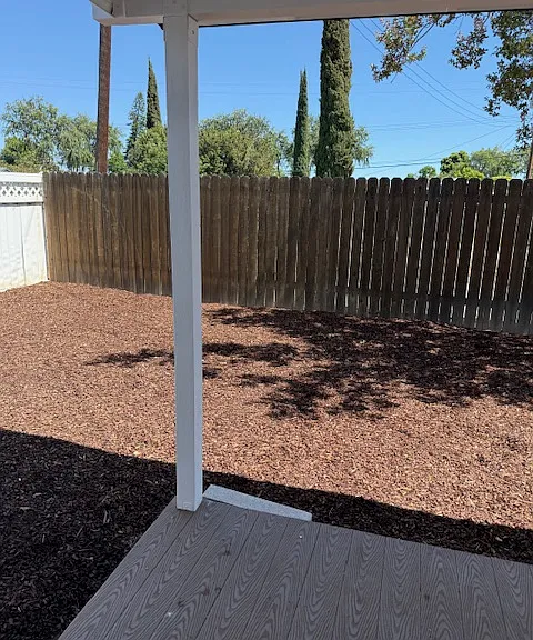 1424 Riverside Dr — Photo 24