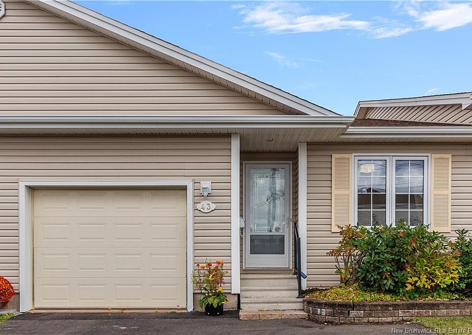 1st image of 43 Domethilde Cres