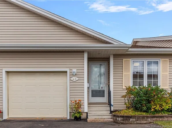 43 Domethilde Cres, Dieppe, NB E1A 8R4