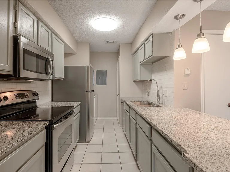 1228 Avenue O #H — Photo 10