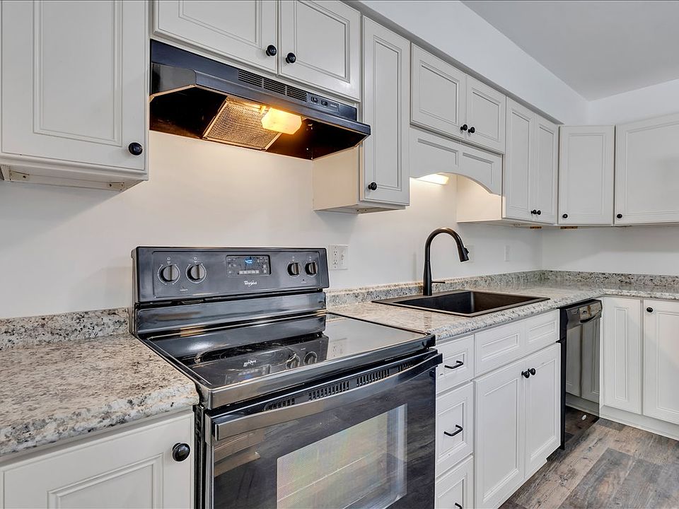 1st image of 1802 Edmund Ave NE Unit 1802