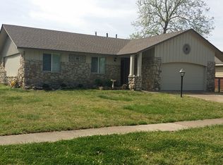 1221 E Freeport St, Broken Arrow, OK 74012