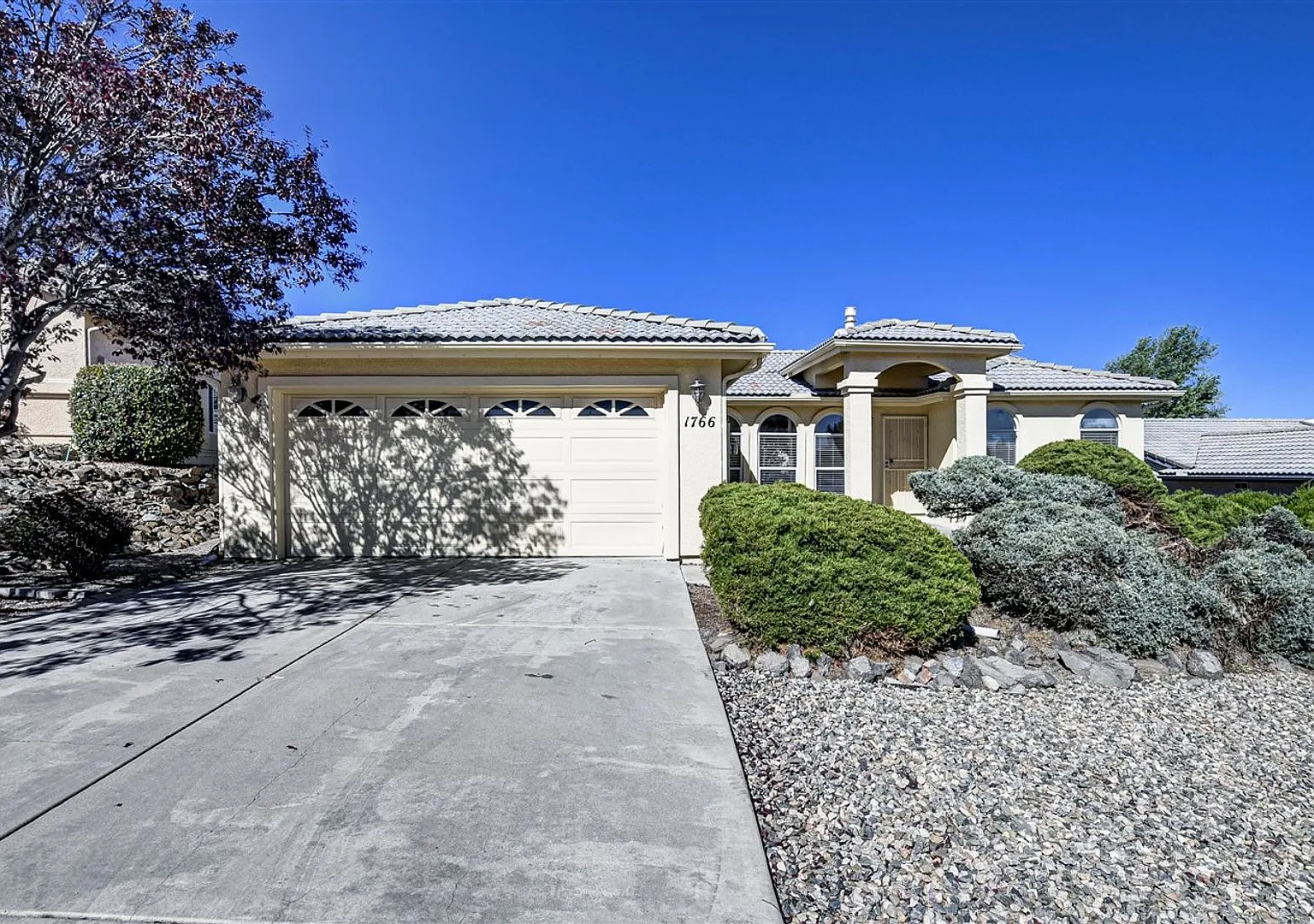 Cliff Rose Single-Story 3 Bedroom Home with Private Backyard! — Photo 1