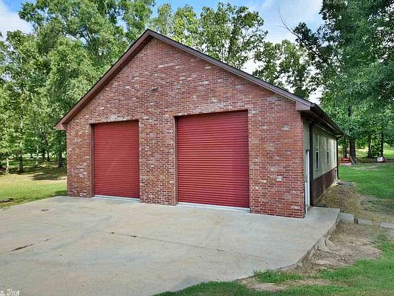 2nd image of 24 Majestic Valley Dr